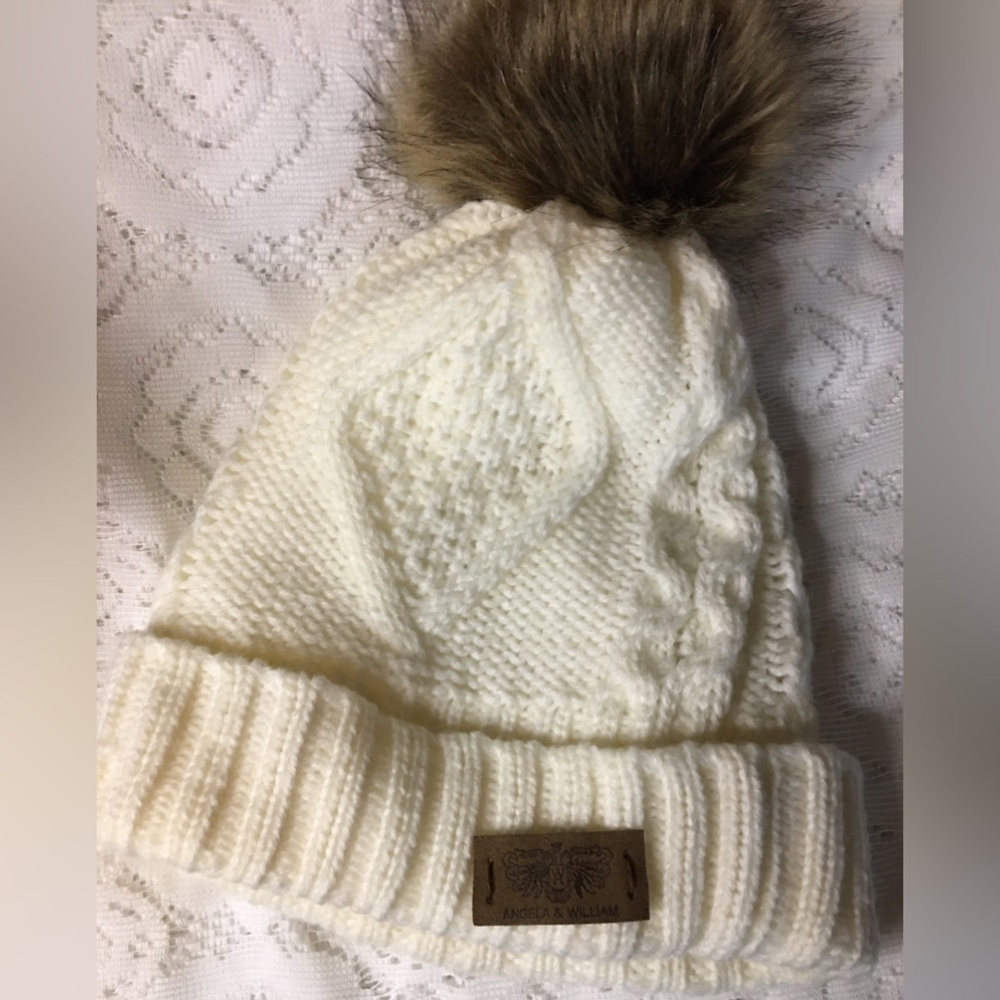 BEANIE CAP/ CREAM COLORED
